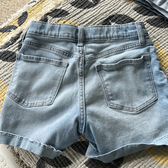 Old Navy bundle! 5 pairs of girls’ jeans shorts, size 12 - Picture 15 of 16